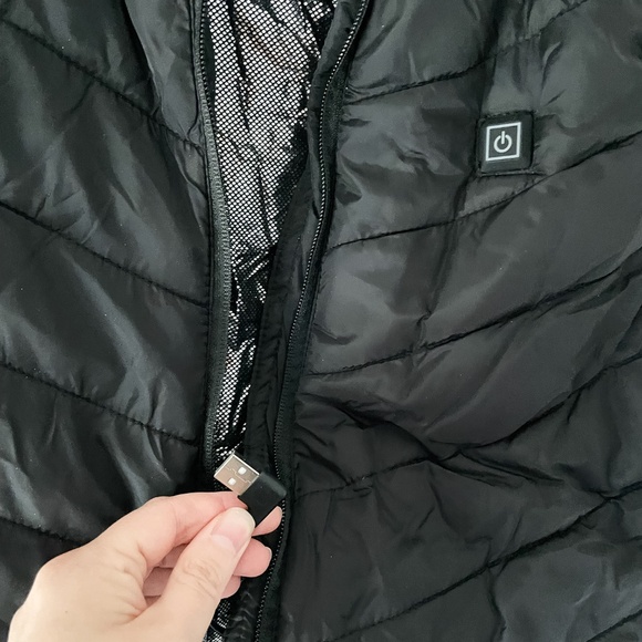 Black Puffy Insulted and USB Heated Vest - Picture 3 of 4